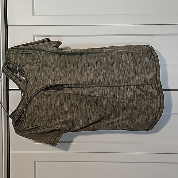 Joe Fresh Active Wear Tee - Picture 3 of 3